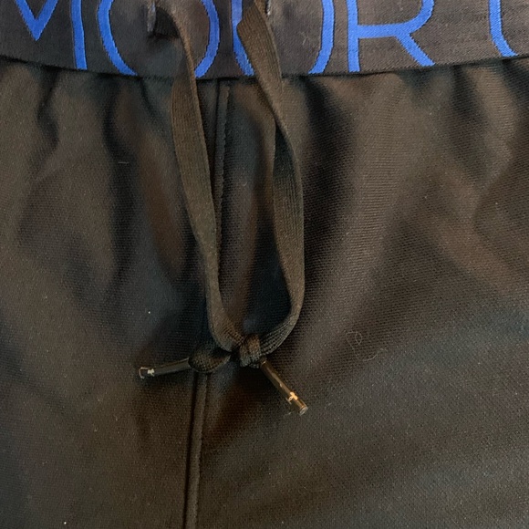 Womens under armour xl black with blue trim shorts - Picture 2 of 8